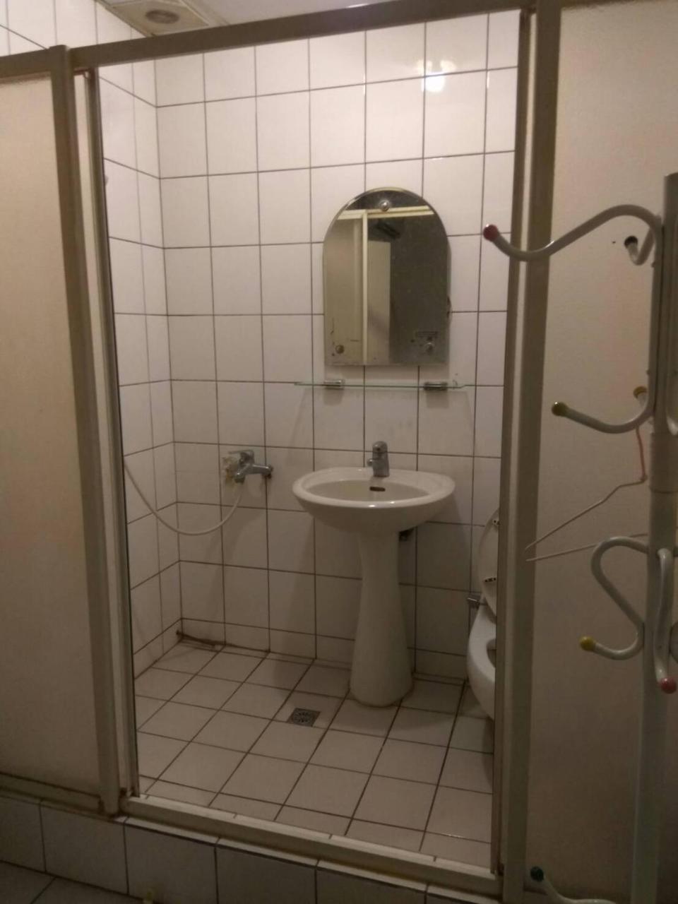 Hua Bin Hotel Yilan Exteriör bild
