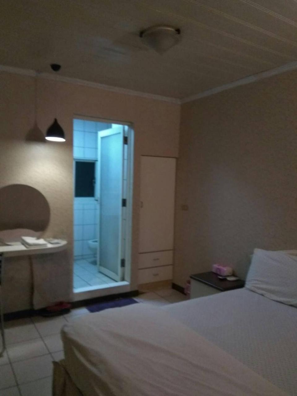 Hua Bin Hotel Yilan Exteriör bild