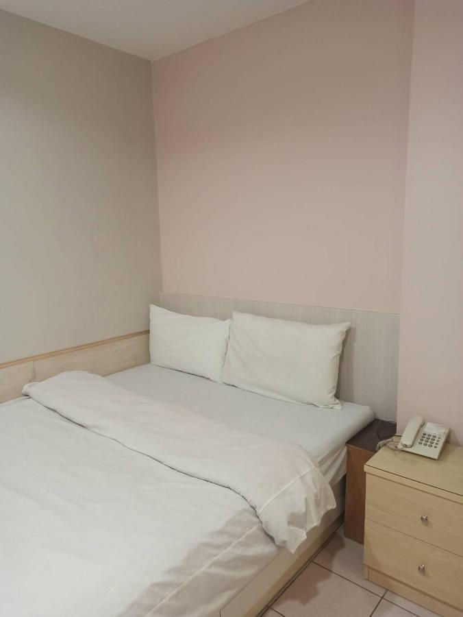 Hua Bin Hotel Yilan Exteriör bild