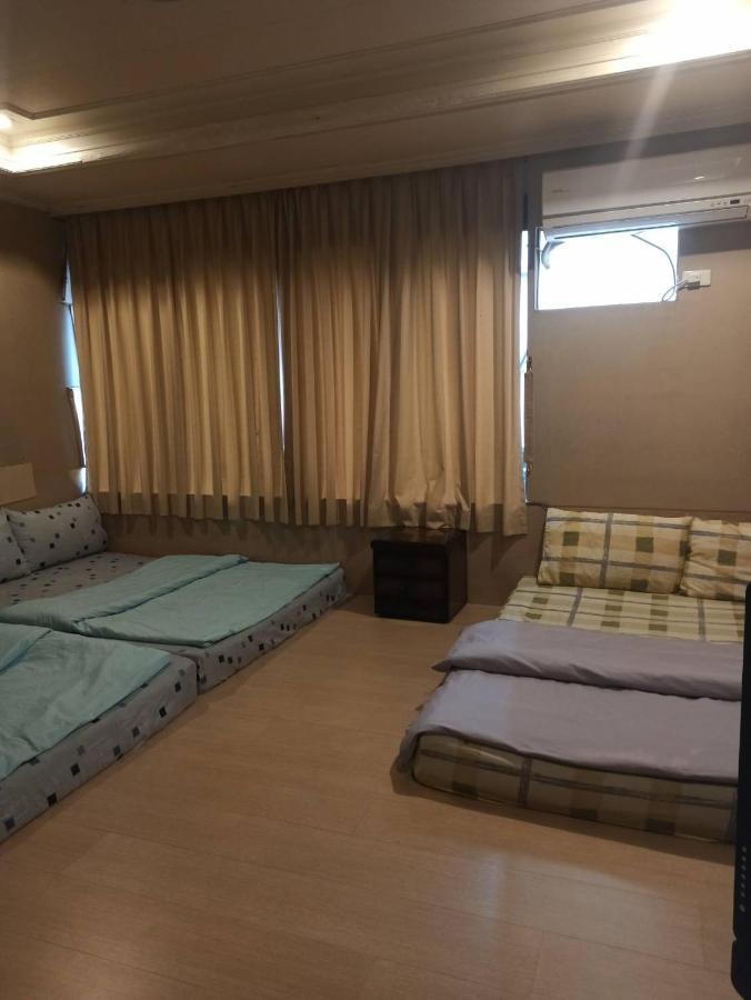 Hua Bin Hotel Yilan Exteriör bild